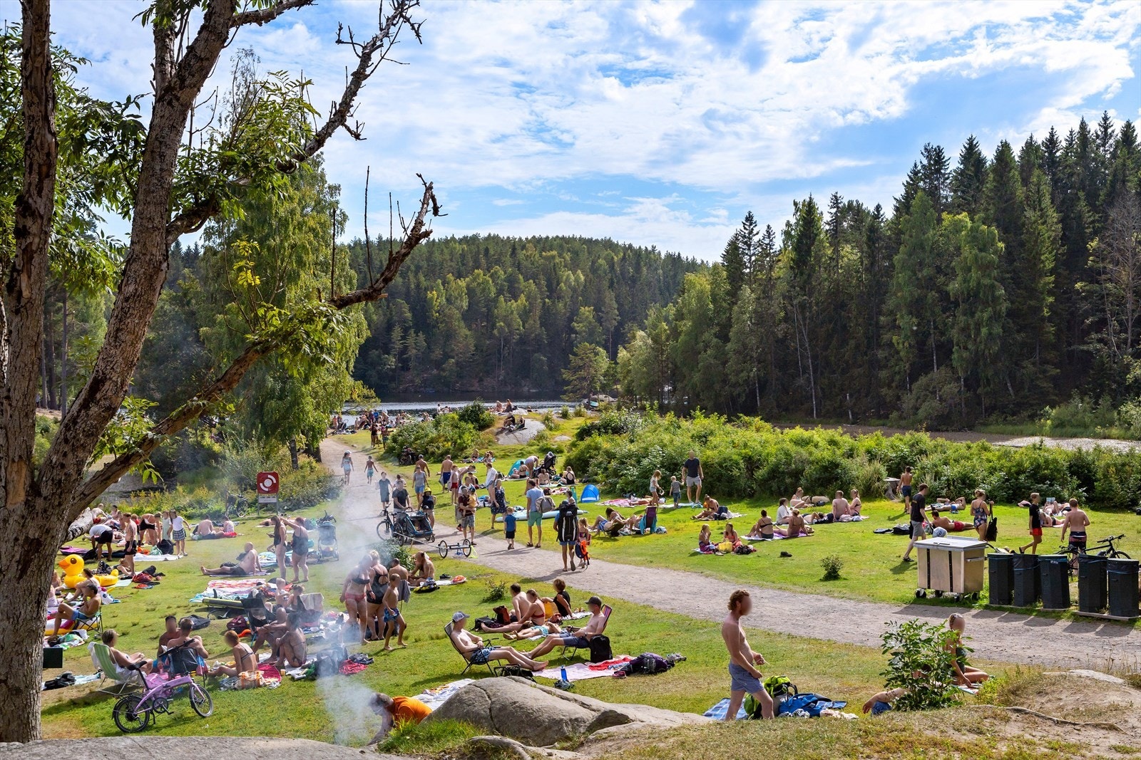 - Nærområdet byr på flotte turmuligheter samt badeplasser på sommeren som populære Bråten badeplass. Det er også nærhet til Skraperudtjern og Nøklevanns badeplasser - Galleribilde