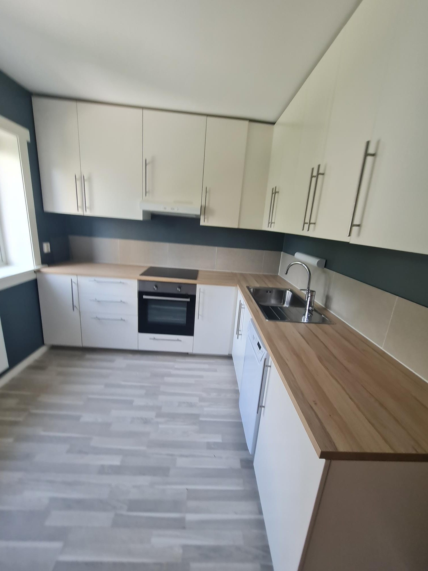 mys skapplass på kjøkkenet Galleribilde