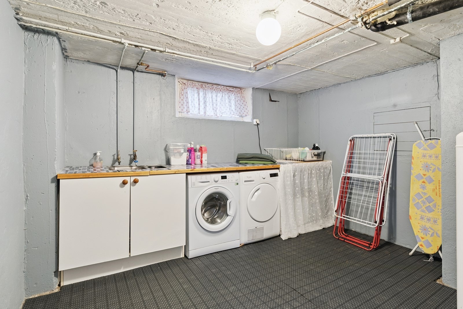 Vaskerom Galleribilde