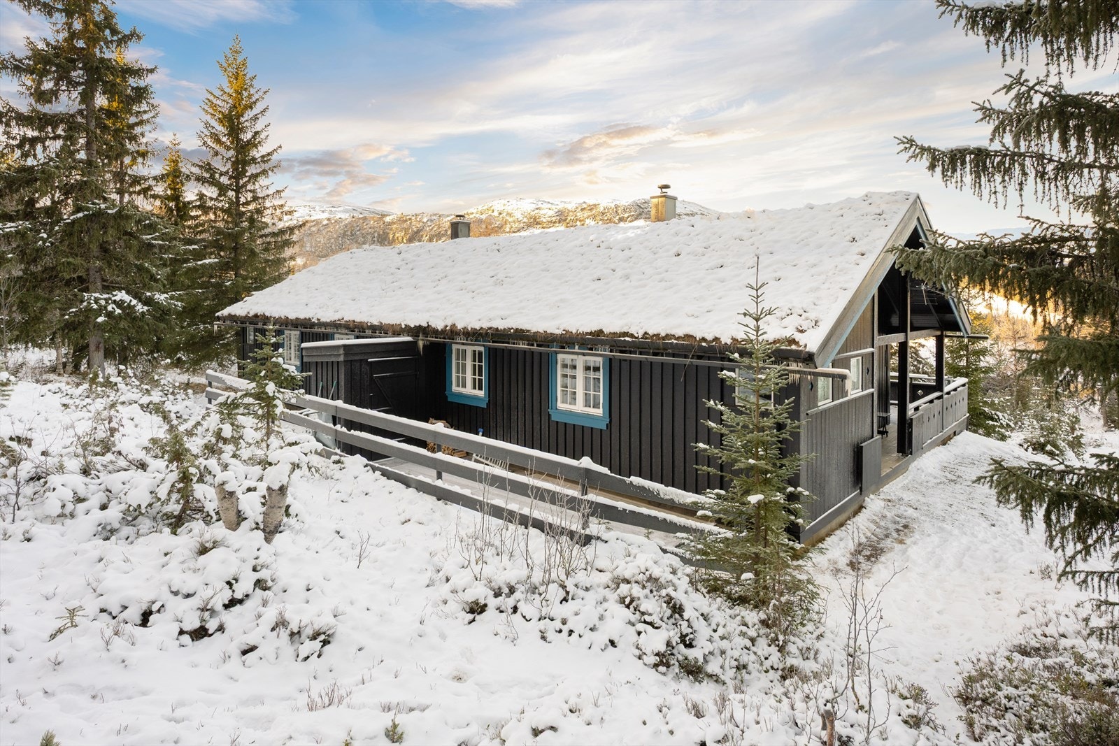 På baksiden er det satt opp gjerde. Galleribilde