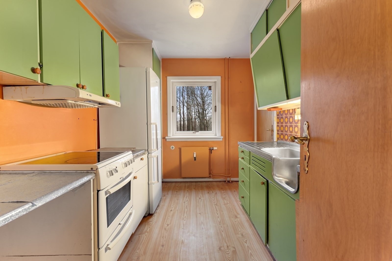 Naturlig lysinnslipp på kjøkkenet. Galleribilde