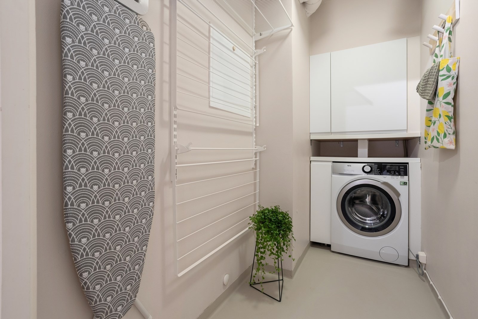 Bod/teknisk rom som også fungerer som vaskerom. Galleribilde