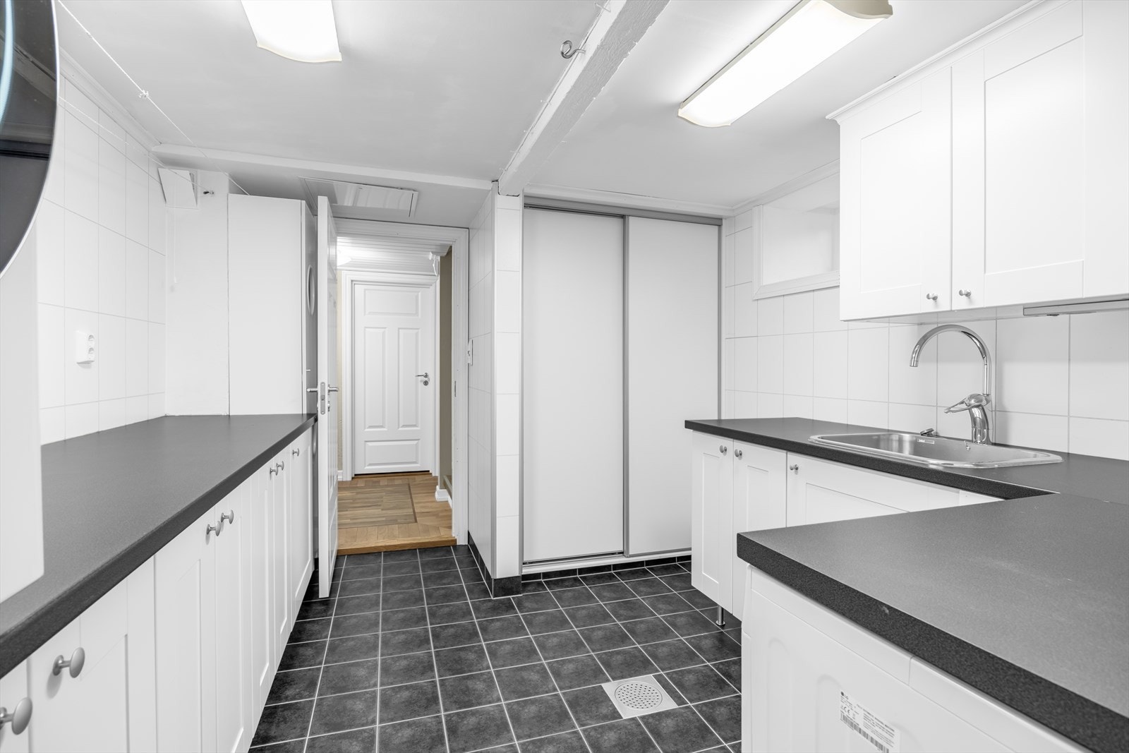 Vaskerommet er også flislagt og har varmekabler i gulvet. Galleribilde