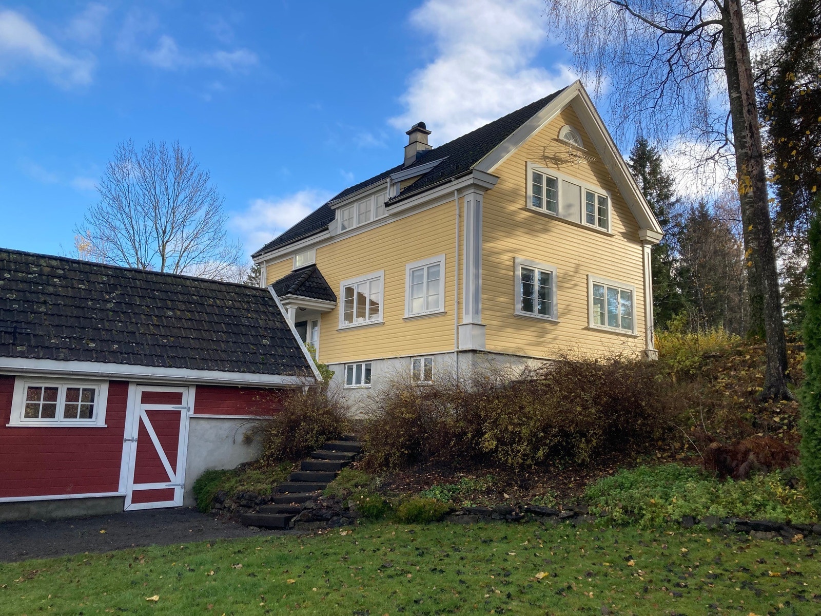 Flott enebolig på Høvik Galleribilde