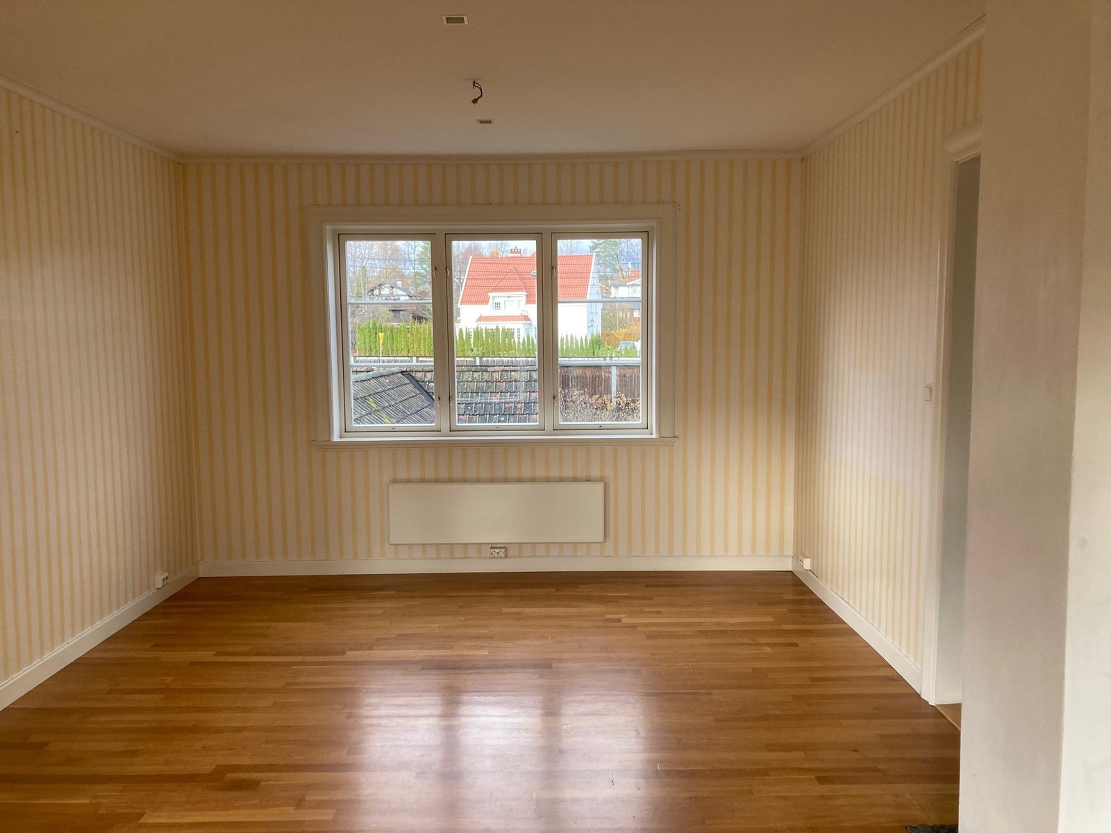 Deler av stue 1 etg Galleribilde