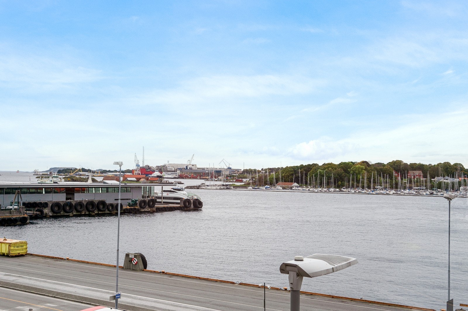 Utsikt fra vinduene Galleribilde