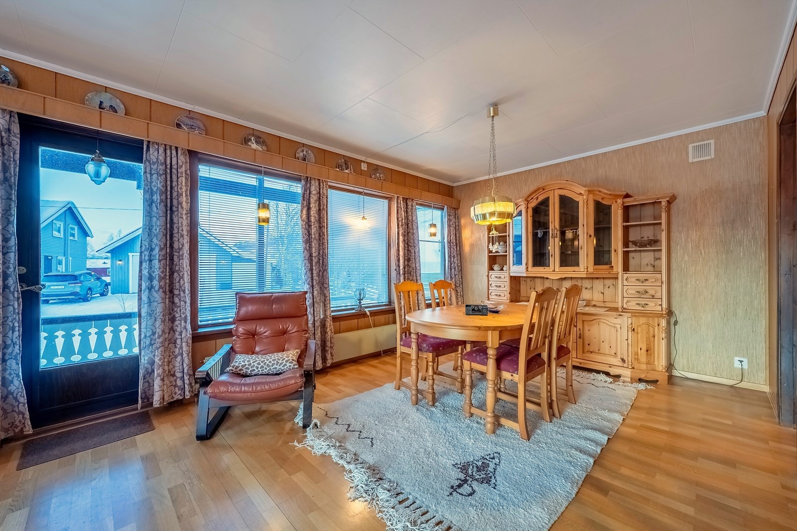 Utgang til terrasse mot sør og vest Galleribilde