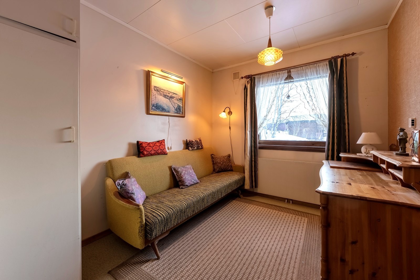 De to øvrige soverommene i 1. etasje er ca. 7,5 og 8,5 m² Galleribilde