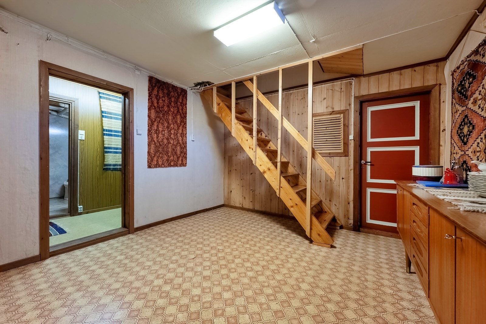 Gang/trapperom i kjeller Galleribilde