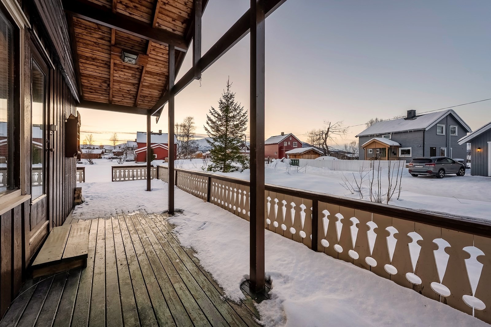 Takoverbygd terrasse mot vest Galleribilde