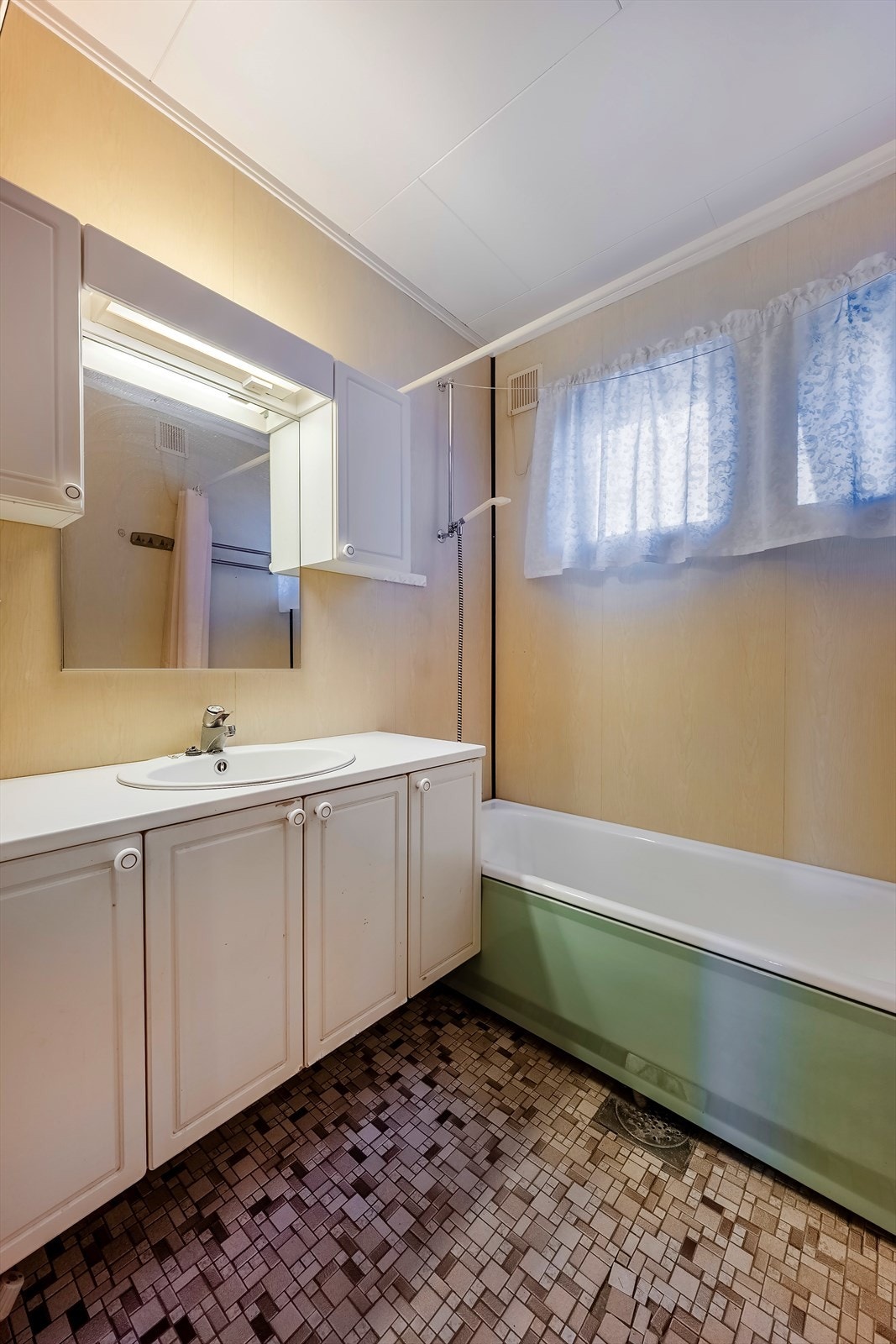 Bad 1. etasje Galleribilde