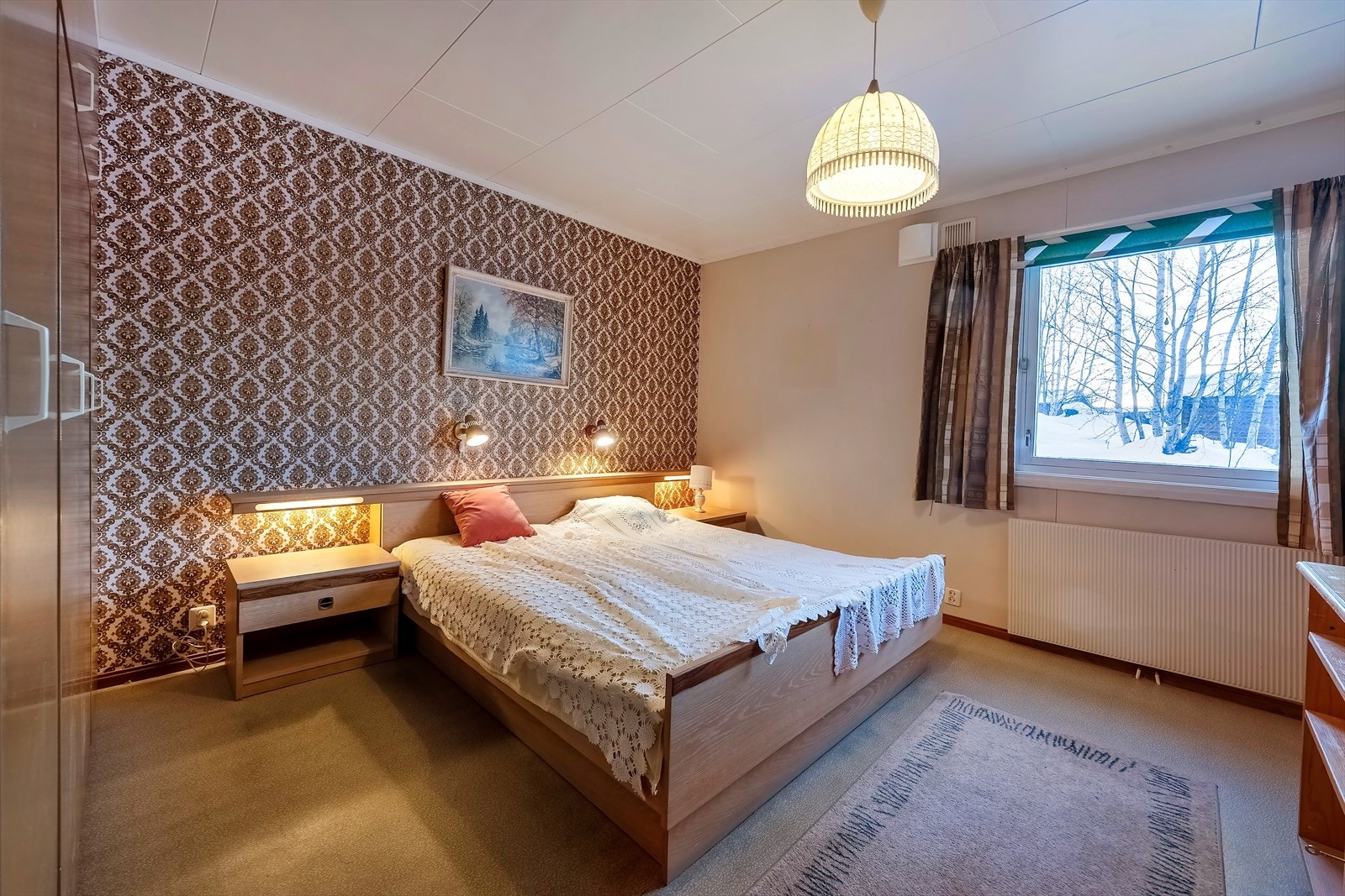 Boligen har tre soverom på i 1. etasje - Hovedsoverommet er ca. 13 m² og har også et lite kott/garderoberom Galleribilde