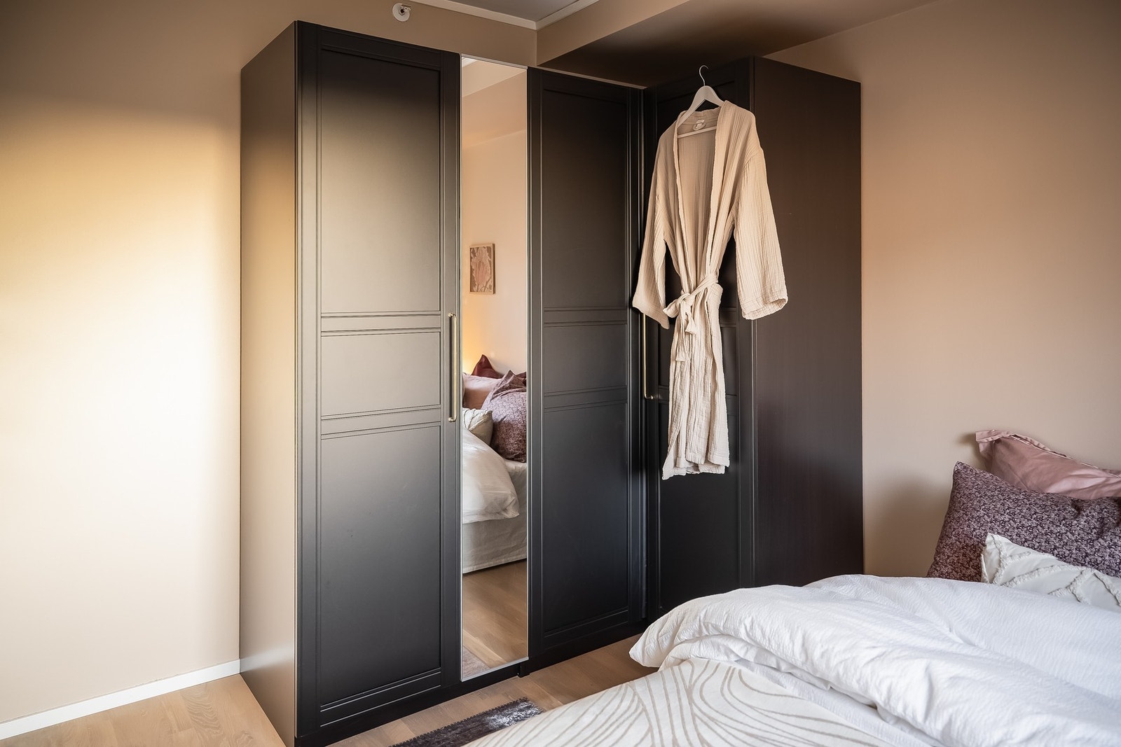 Garderobeløsningen medfølger i handelen. Galleribilde