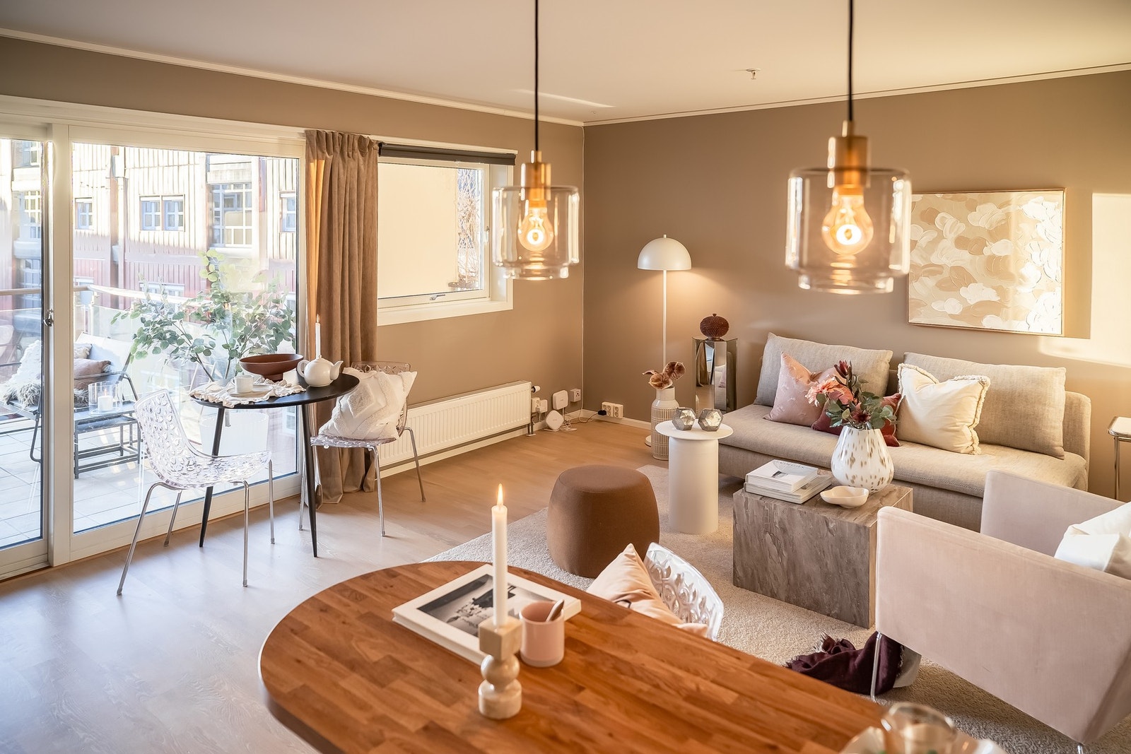 Velkommen til en nydelig 3-roms selveier med utmerket beliggenhet på Bakklandet. Galleribilde