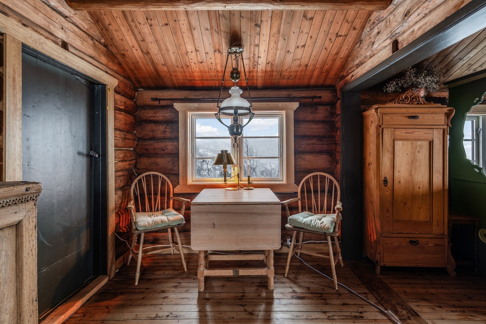 Her er det plass til en koselig spisegruppe. Galleribilde