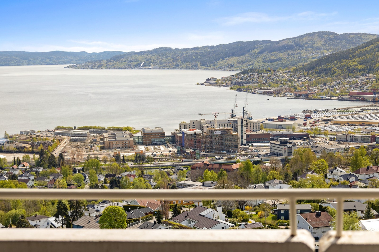 Boligen har også nærhet til et spennende område i utvikling, bl.a. med nye Drammen sykehus og helsepark Galleribilde