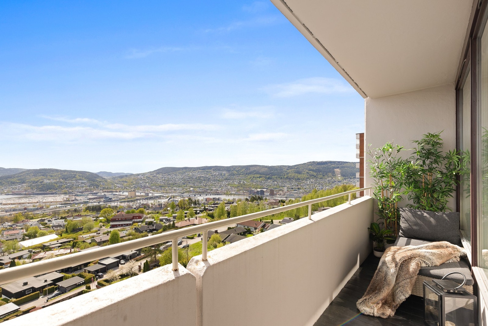 Vidstrakt utsikt, også mot Danvik og Haukåsløypa Galleribilde