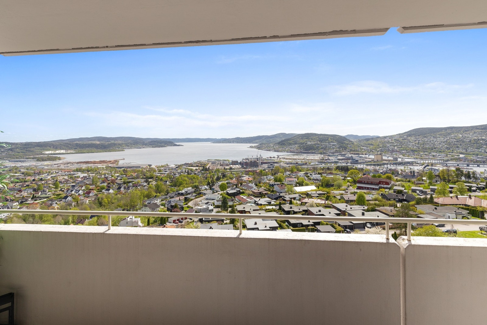 Fantastisk utsikt utover Drammensfjorden og nærområdet Galleribilde