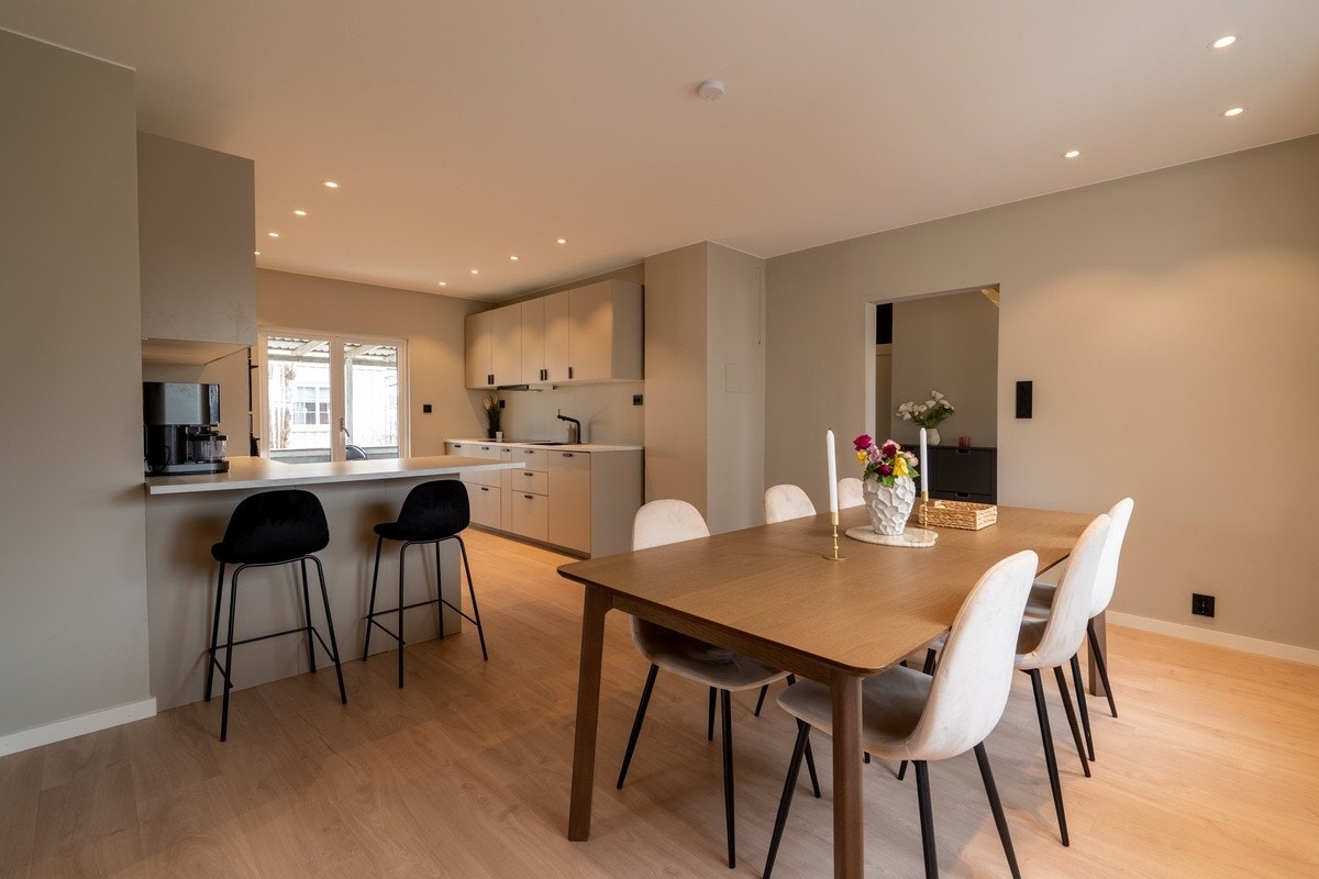 Spisestue og kjøkken Galleribilde