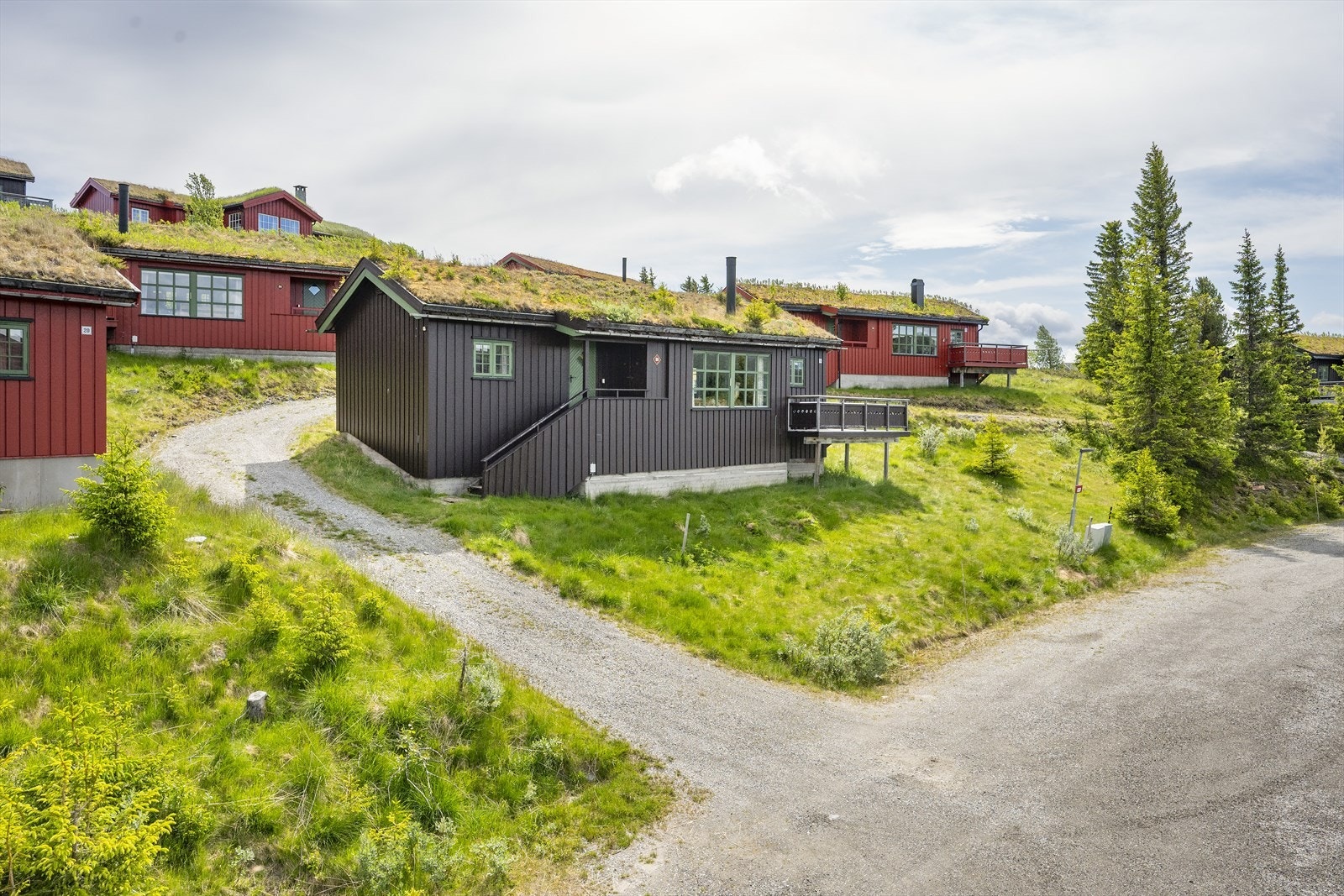 Det er enkelt adkomst og parkering rett ved hytta. Galleribilde