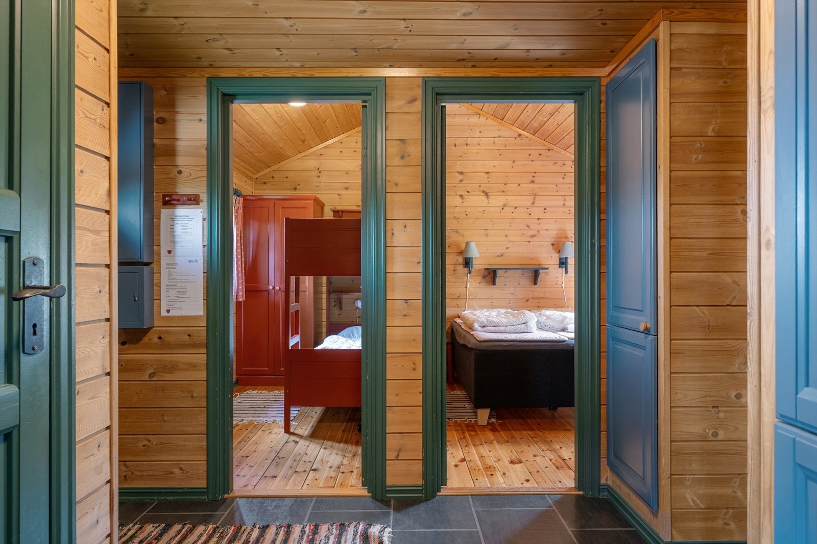 De to andre soverommene har adkomst fra entréen. Galleribilde