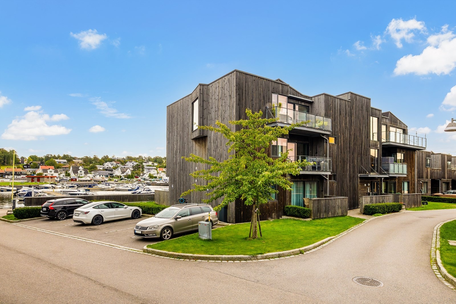 Gjesteparkering rett i nærheten. Galleribilde