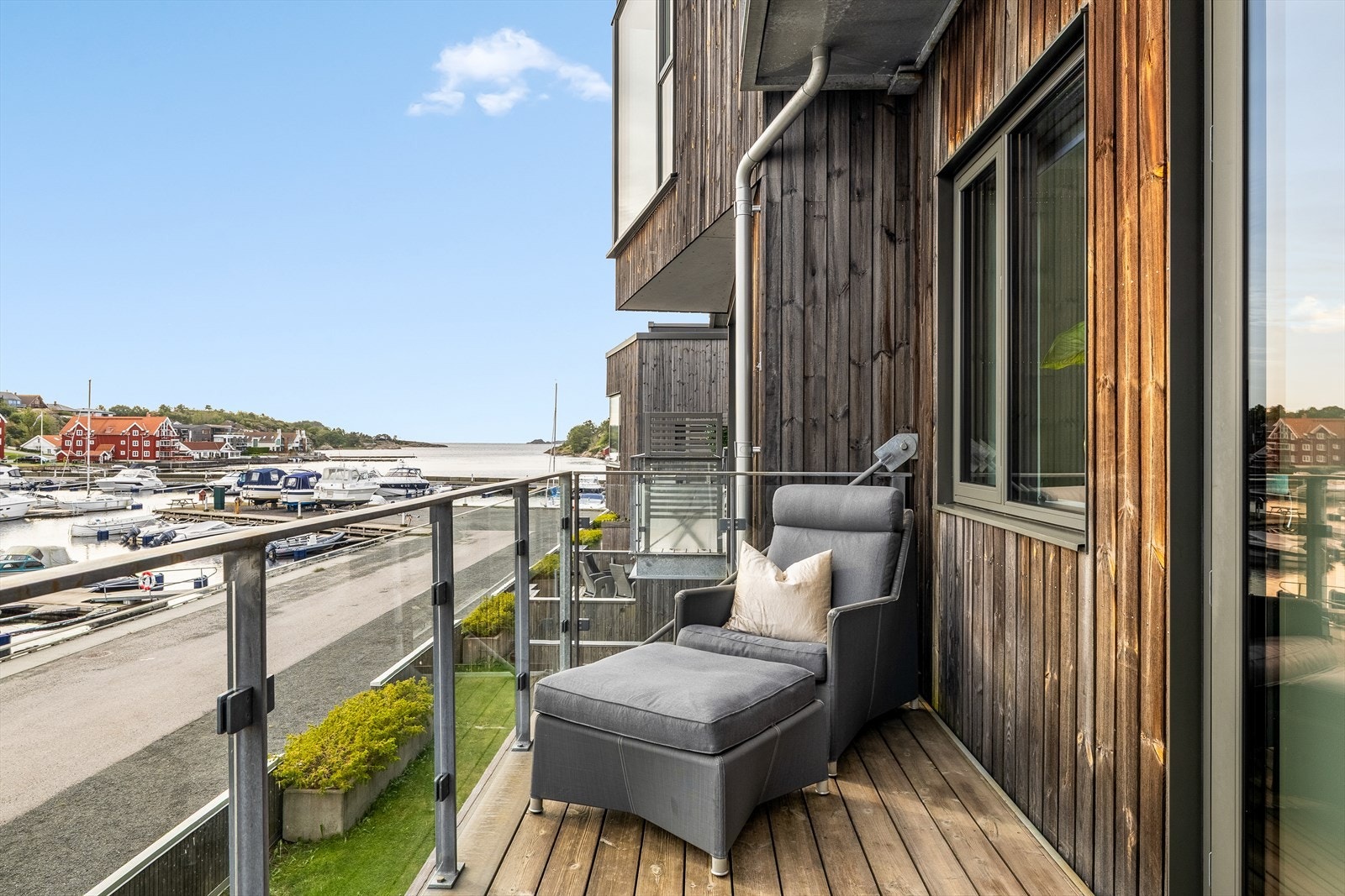 Attraktivt leilighetsbygg på Saltbrygga, kjent for sin unike plassering helt nede ved fjorden. Galleribilde