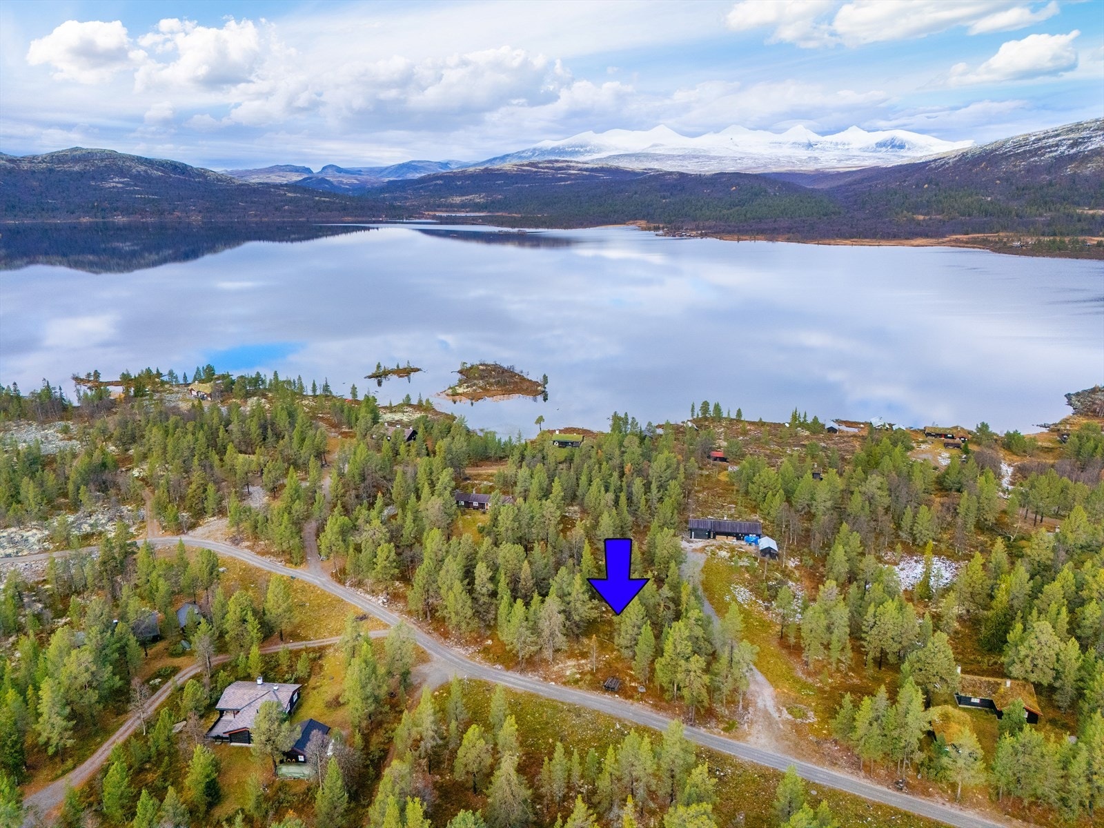 Området er fredelig og preges av spredt hyttebebyggelse. Galleribilde