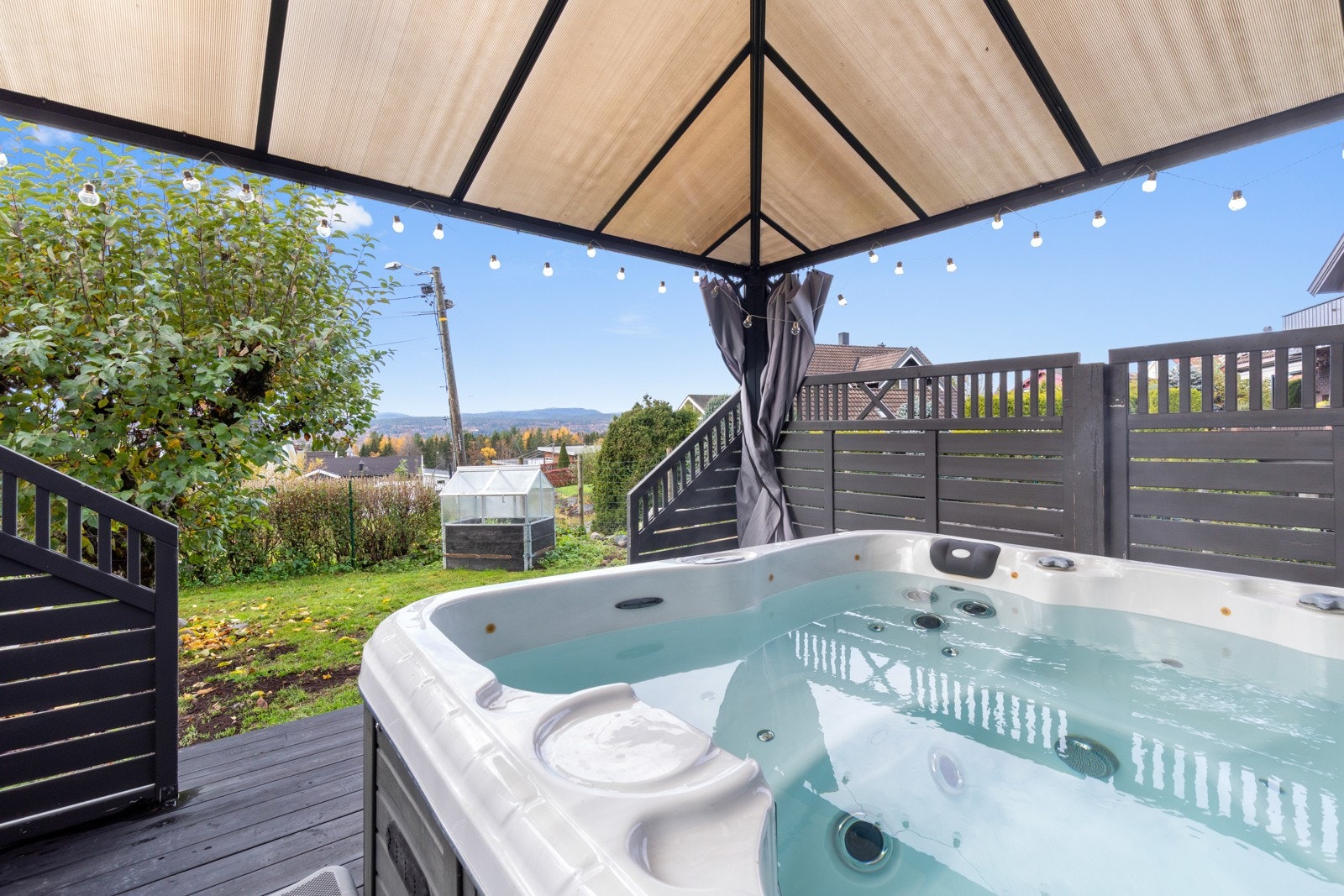 Overbygget jacuzzi Galleribilde