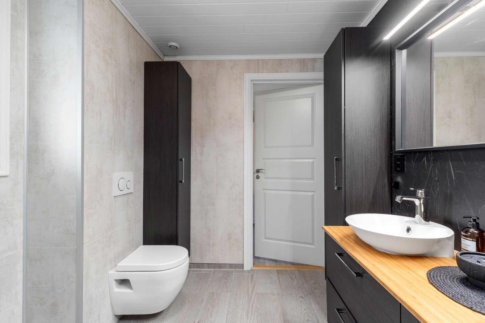 Vegghengt wc Galleribilde