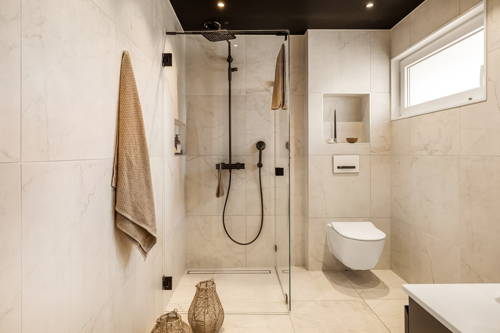 Nytt bad fra 2021 hvor arbeidet er blitt utført av Oswald Jørs Galleribilde