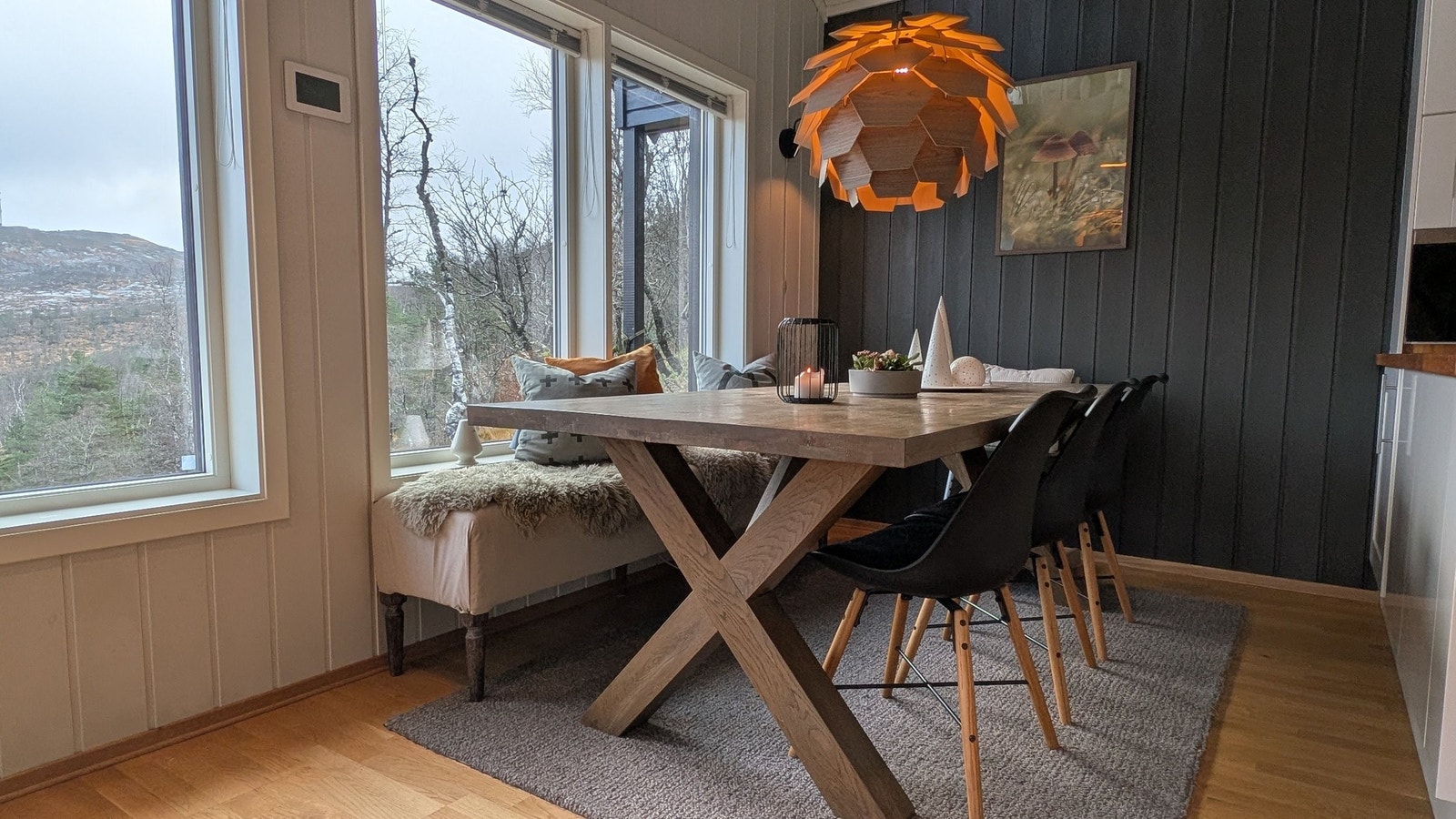 Romslig spiseplass Galleribilde