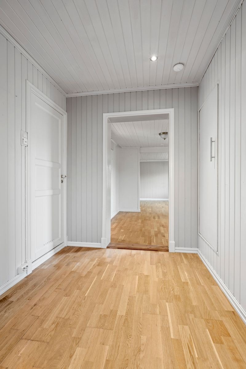 Entréen er romslig og åpen Galleribilde
