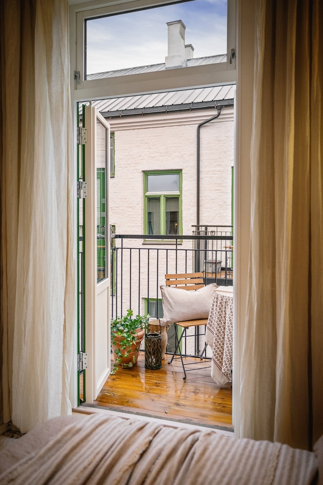 Fra soverommet er det videre adkomst til en balkong. Galleribilde