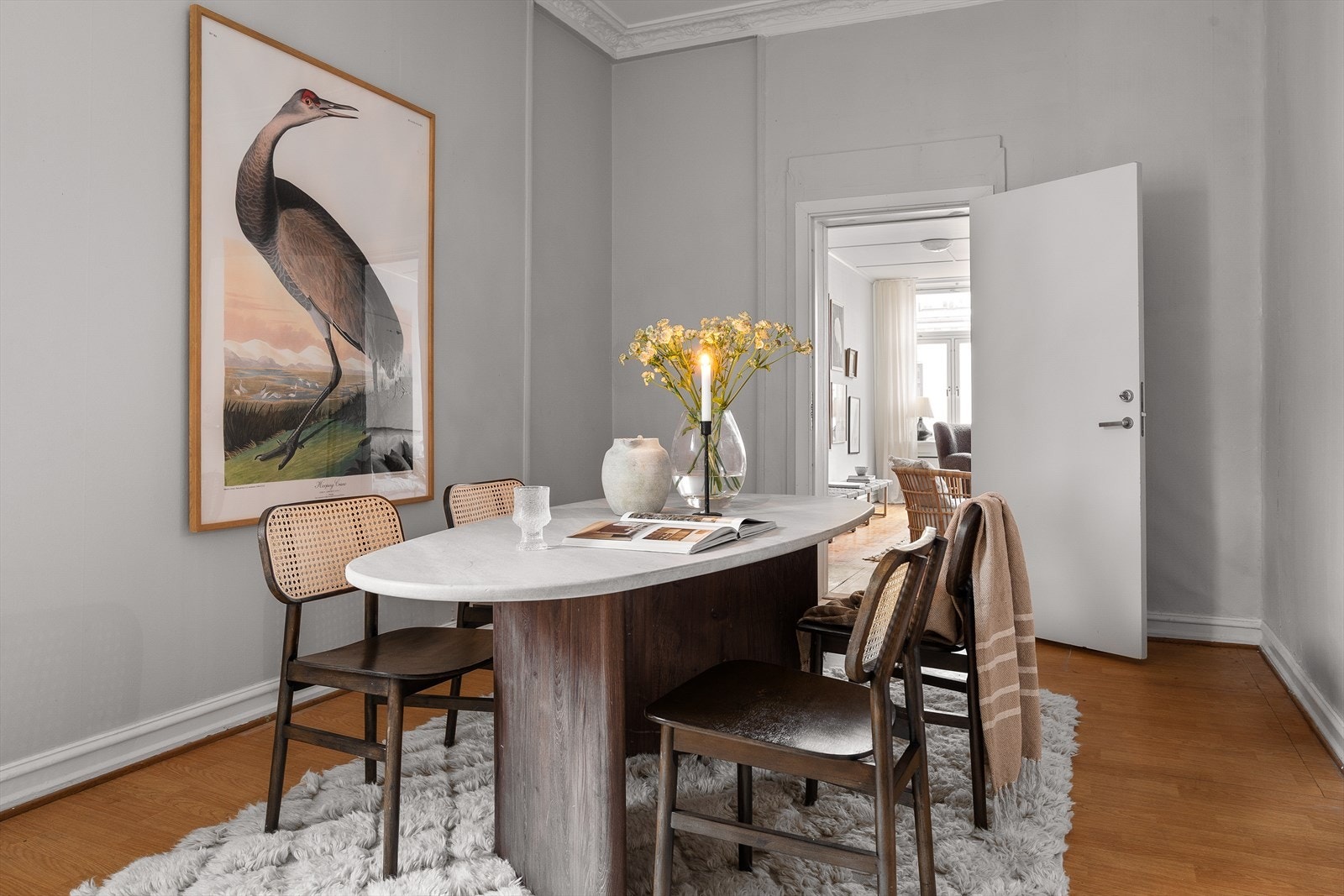 Separat kjøkken med god plass til spisebord. Galleribilde