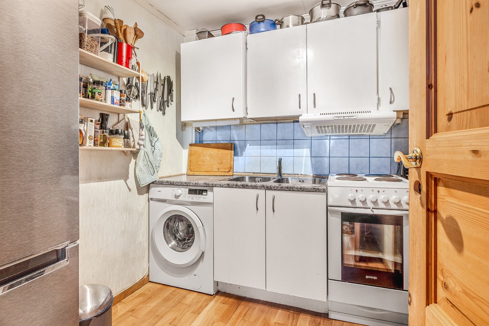 Praktisk kjøkken fra IKEA (ikke godkjent). Galleribilde