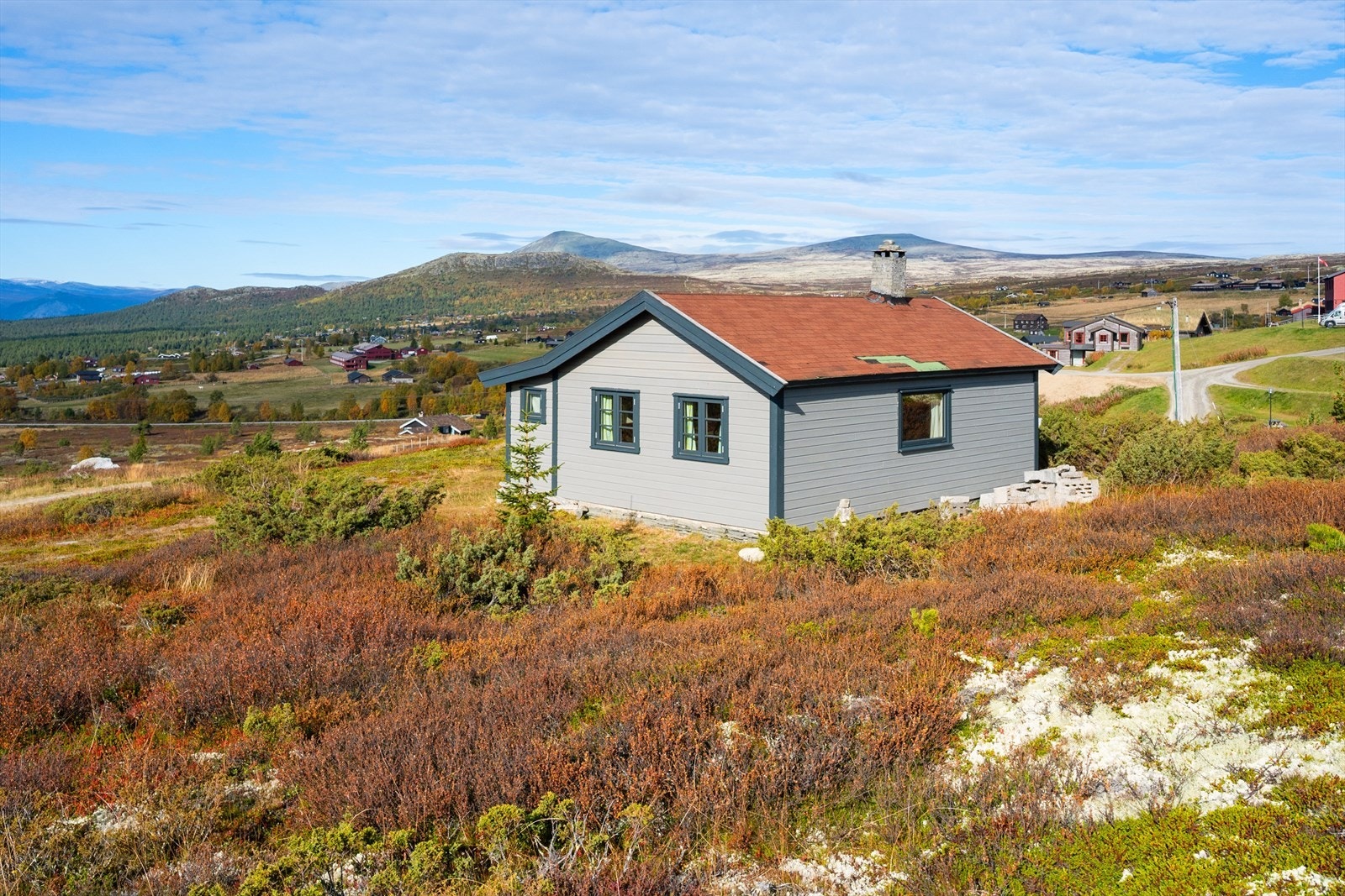 Om vinteren kan området by på et godt etablert løypenett, med milevis av oppkjørte skiløyper. Om sommeren er det mange merkede turstier, perfekt både til fots og med sykkel. Galleribilde