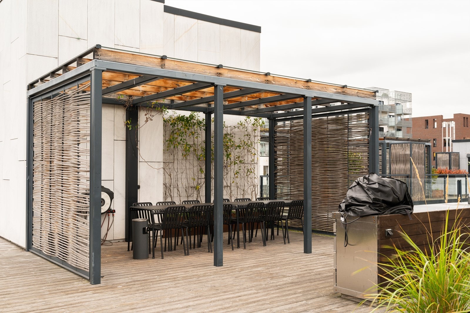 Sameiet har en helt fantastisk takterrasse med sjøutsikt som bare må oppleves! Galleribilde