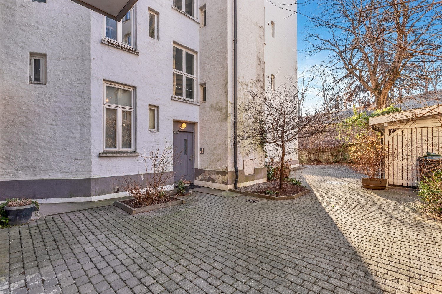 Stille bakgård Galleribilde