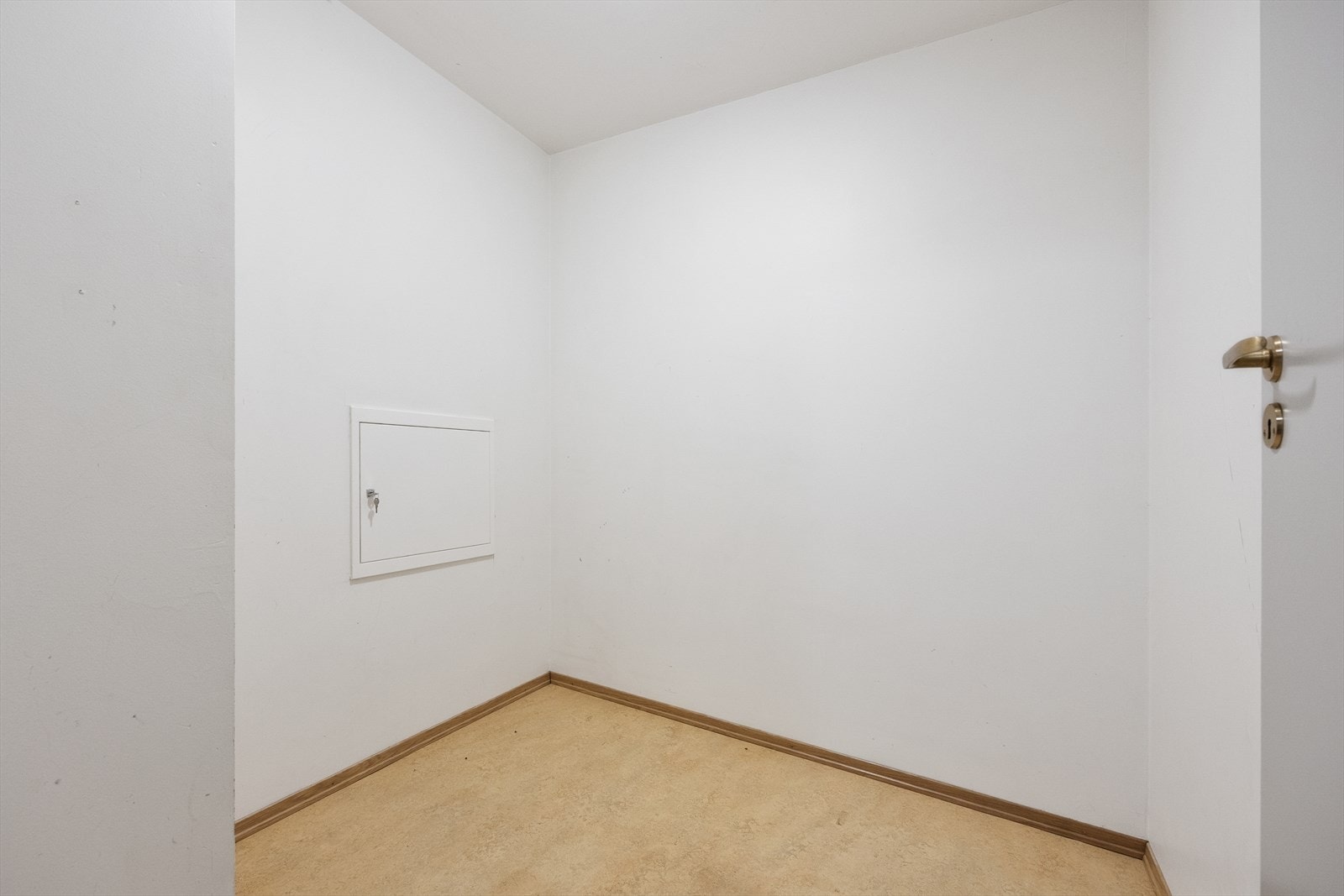 En innvendig bod gir ekstra lagringsplass. Galleribilde