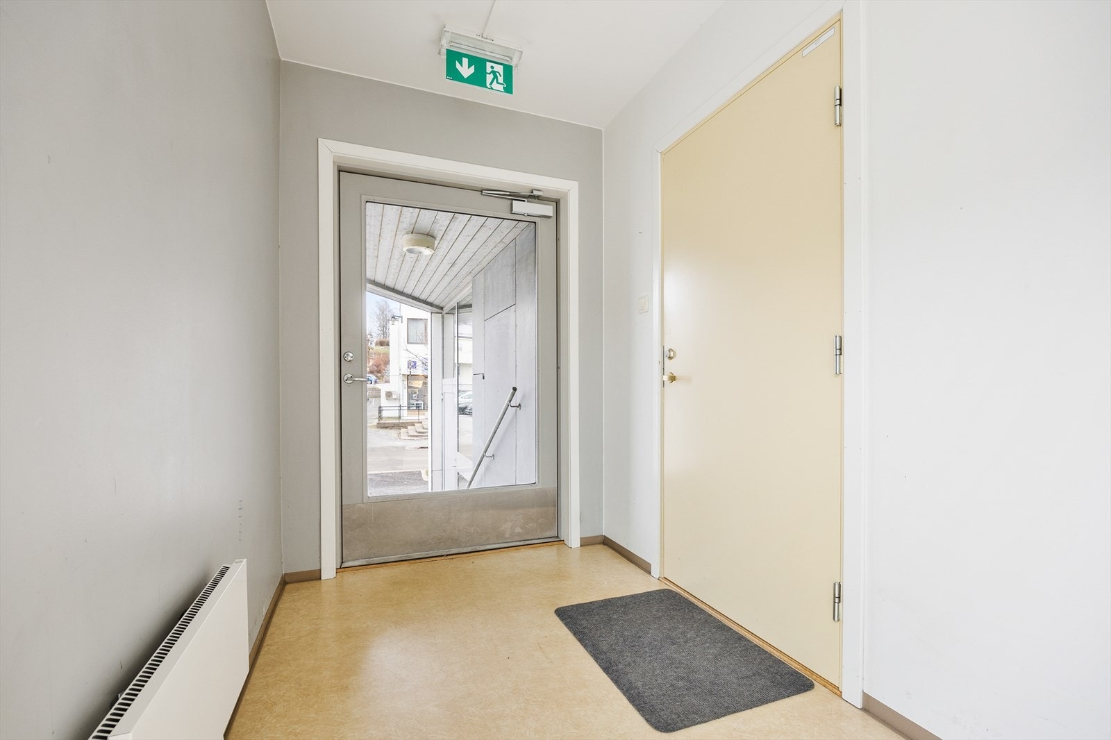 Felles inngangsparti med adkomst til leiligheten. Galleribilde