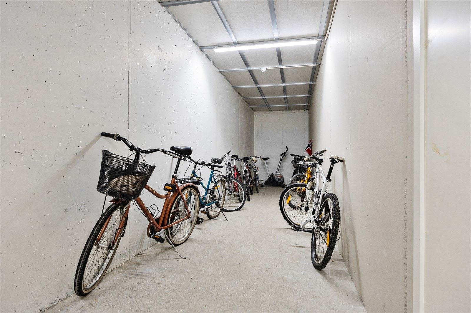 Sameiet har felles sykkelbod for trygg oppbevaring. Galleribilde