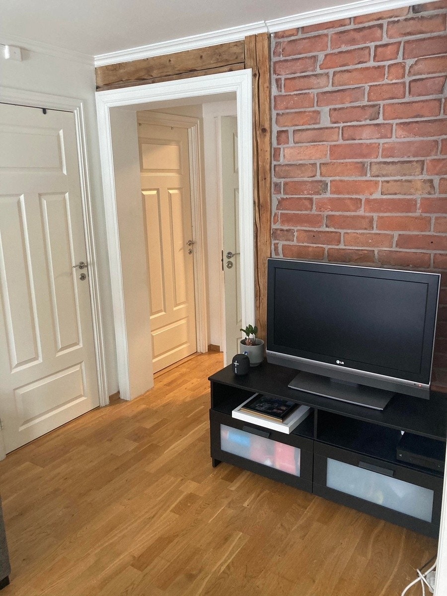 Inngang til de to ledige rommene og bad Venstre rom 1, høyre rom 2 Galleribilde