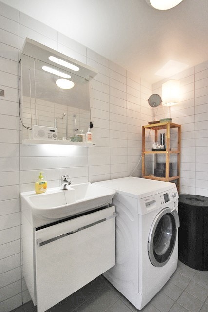 Opplegg for vaskemaskin på badet. Galleribilde