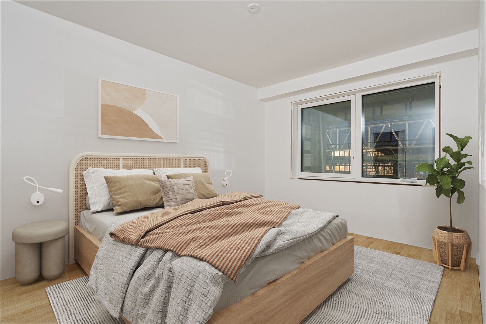 Soverommet er lyst og innbydende med store vindusflater som gir flott utsyn og slipper inn rikelig med naturlig dagslys. Det er også eget walk-in-closet i tilknyttning til soverommet. Illustrasjon av møblering. Galleribilde