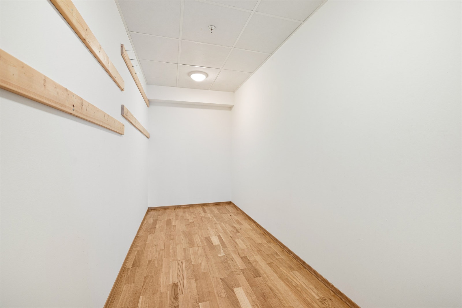 To boder er inkludert i leilighetens store areal. Her er det meget gode oppbevaringsmuligheter. Galleribilde