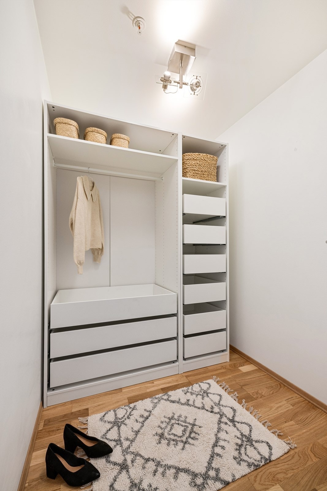 Denne boden benyttes i dag som walk-in closet. Galleribilde