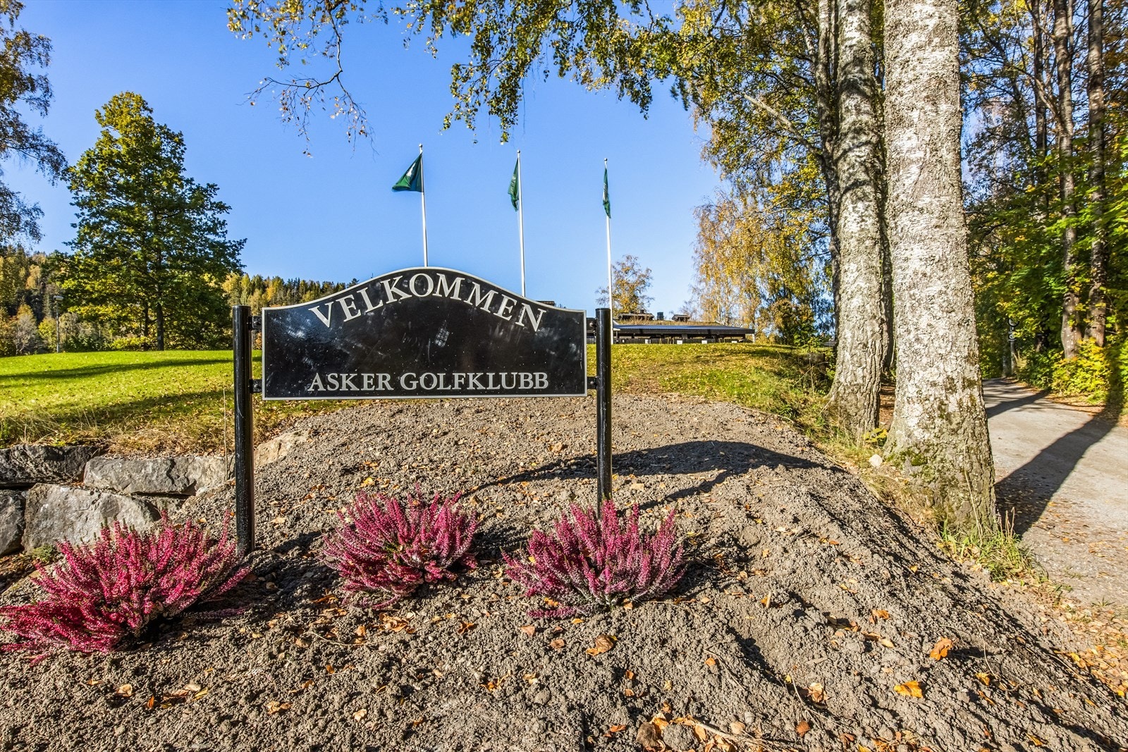 For golf entusiasten ligger Asker golfklubb ca. 5 minutter med bil fra boligen. Galleribilde