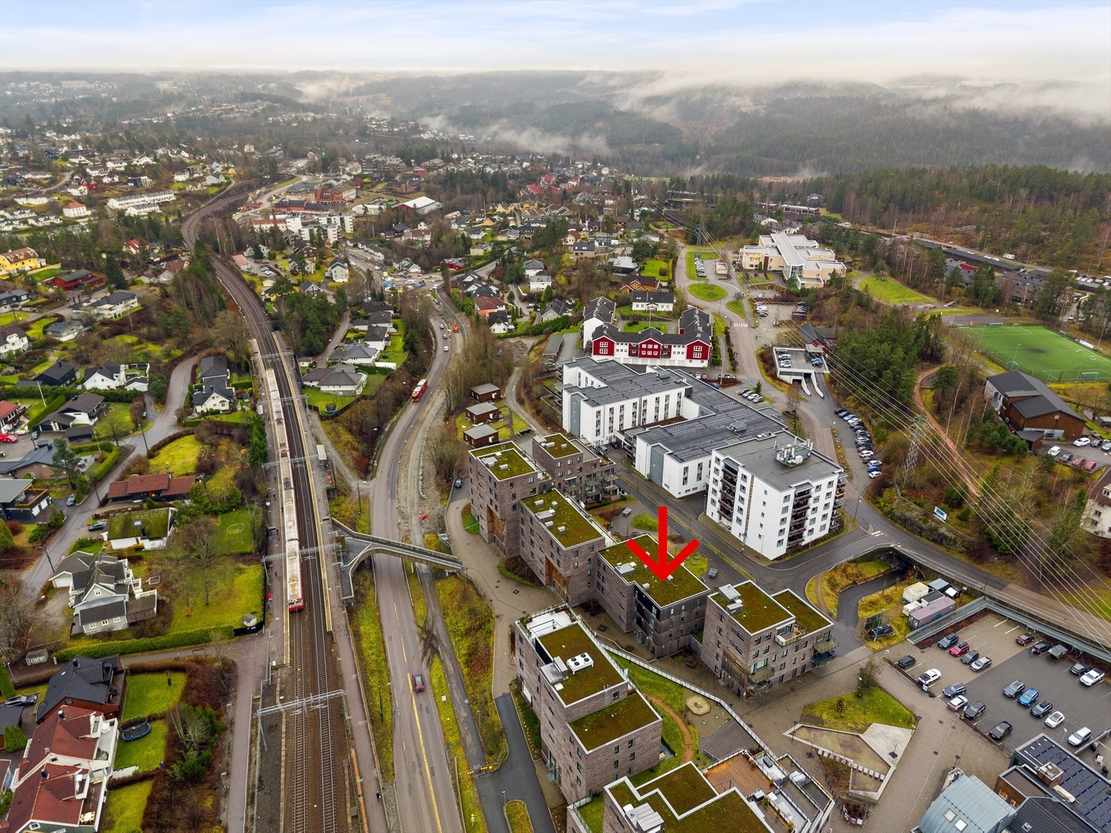 Greverud senter - tøffelavstand til tog/buss - turterreng mot Gjersjøen eller golfbanen Galleribilde