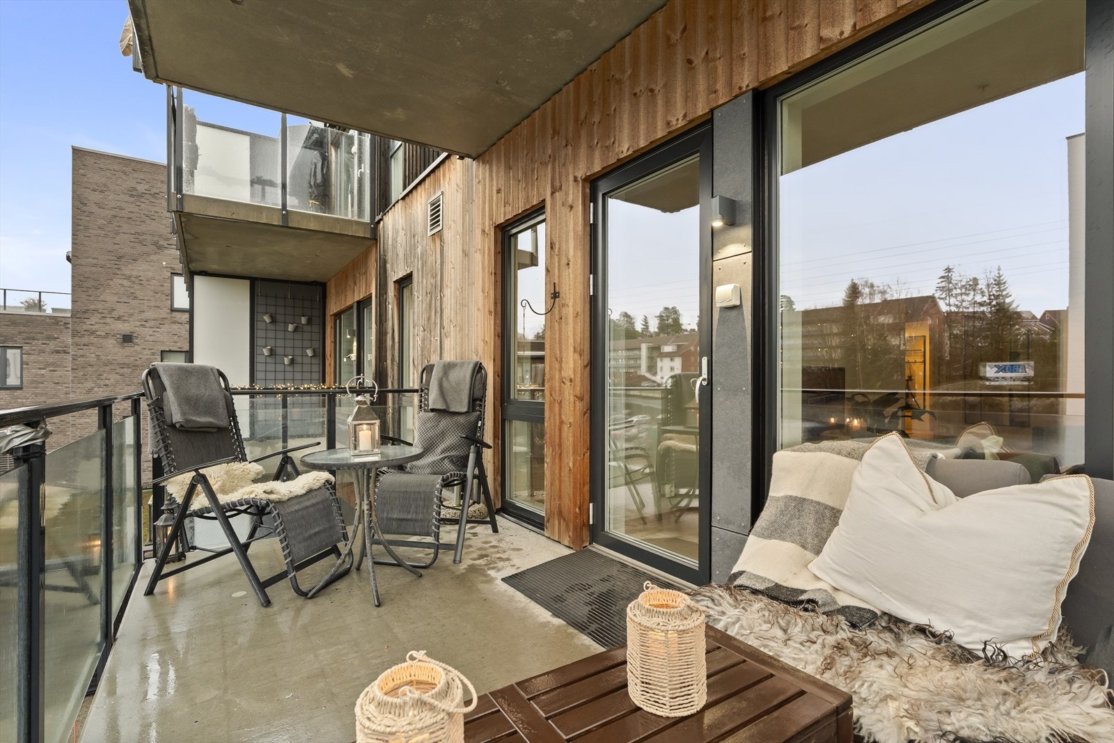 Kveldssol på overbygd balkong - 10 kvm Galleribilde